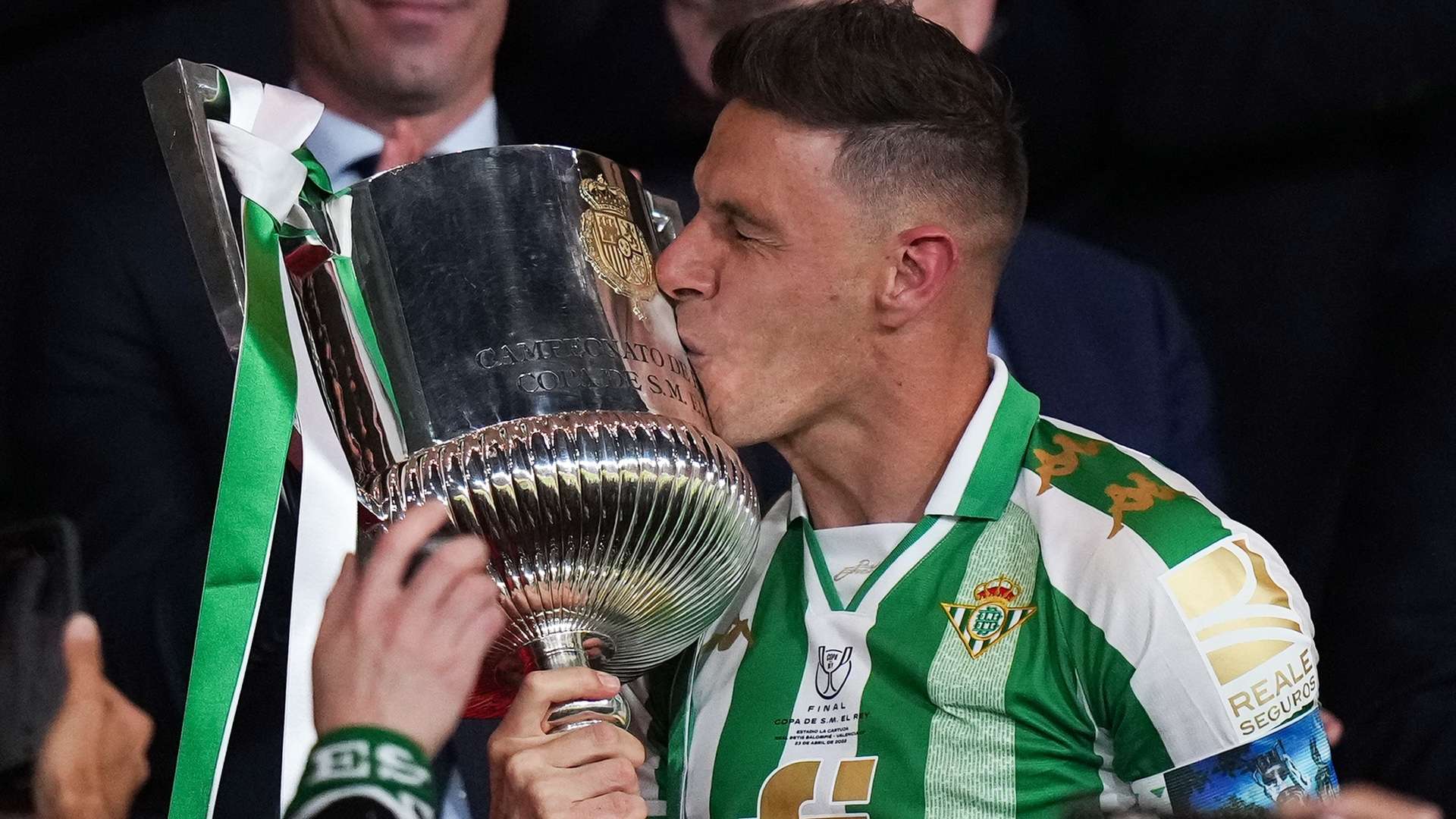 陈雨菲强势晋级全运会羽毛球女单四强赛场